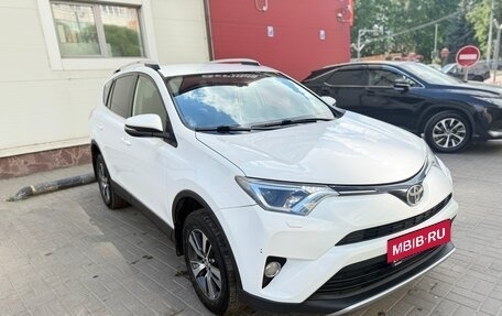 Toyota RAV4, 2016 год, 2 050 000 рублей, 3 фотография