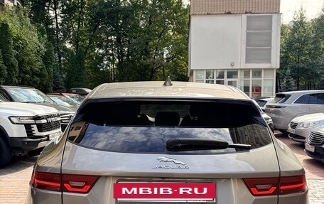 Jaguar E-Pace, 2018 год, 2 750 000 рублей, 4 фотография