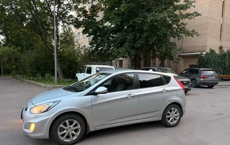 Hyundai Solaris II рестайлинг, 2012 год, 700 000 рублей, 4 фотография