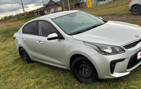 KIA Rio IV, 2019 год, 950 000 рублей, 2 фотография