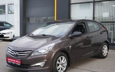 Hyundai Solaris II рестайлинг, 2015 год, 1 000 000 рублей, 1 фотография