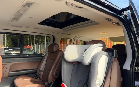 Hyundai Grand Starex Grand Starex I рестайлинг 2, 2018 год, 3 650 000 рублей, 8 фотография