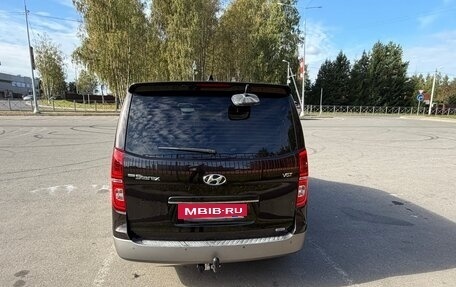 Hyundai Grand Starex Grand Starex I рестайлинг 2, 2018 год, 3 650 000 рублей, 4 фотография