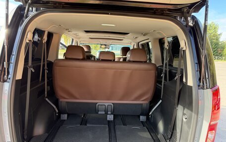 Hyundai Grand Starex Grand Starex I рестайлинг 2, 2018 год, 3 650 000 рублей, 13 фотография