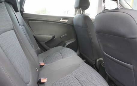Hyundai Solaris II рестайлинг, 2015 год, 1 000 000 рублей, 10 фотография