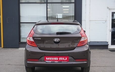 Hyundai Solaris II рестайлинг, 2015 год, 1 000 000 рублей, 6 фотография