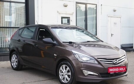 Hyundai Solaris II рестайлинг, 2015 год, 1 000 000 рублей, 3 фотография