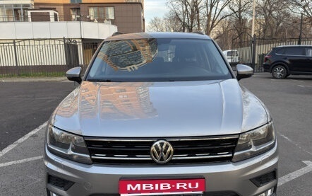 Volkswagen Tiguan II, 2017 год, 2 100 000 рублей, 1 фотография