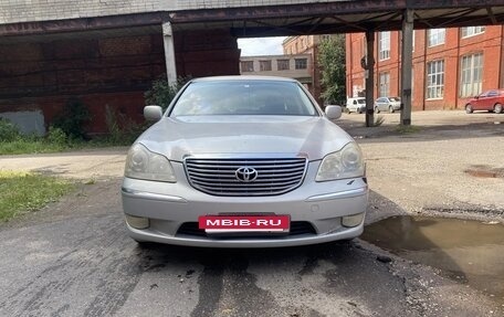Toyota Crown Majesta, 2004 год, 500 000 рублей, 2 фотография