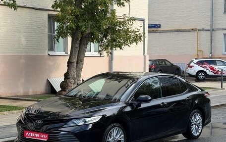 Toyota Camry, 2019 год, 2 950 000 рублей, 1 фотография