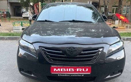 Toyota Camry, 2008 год, 900 000 рублей, 2 фотография