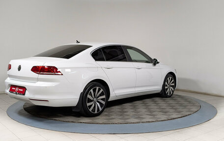 Volkswagen Passat B8 рестайлинг, 2018 год, 1 979 500 рублей, 8 фотография