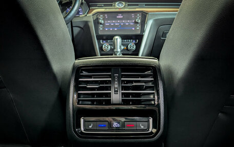 Volkswagen Passat B8 рестайлинг, 2018 год, 1 979 500 рублей, 13 фотография