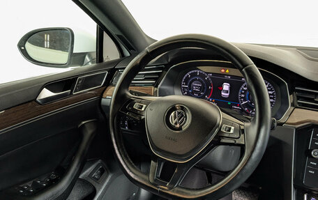 Volkswagen Passat B8 рестайлинг, 2018 год, 1 979 500 рублей, 16 фотография