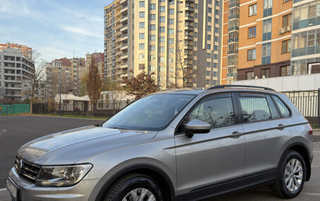 Volkswagen Tiguan II, 2017 год, 2 100 000 рублей, 2 фотография