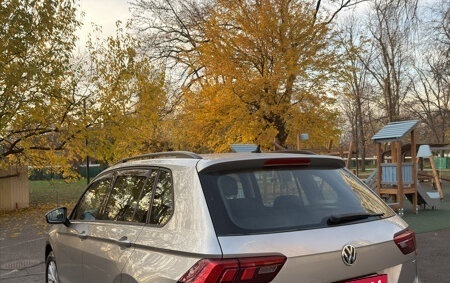 Volkswagen Tiguan II, 2017 год, 2 100 000 рублей, 11 фотография
