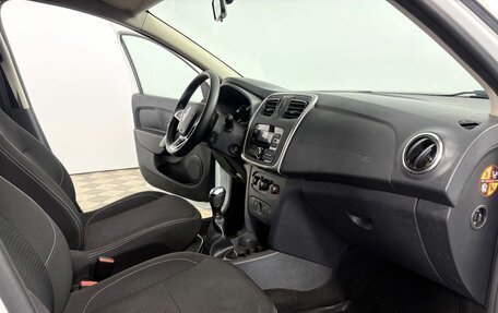 Renault Logan II, 2022 год, 1 070 000 рублей, 12 фотография