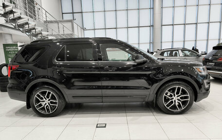 Ford Explorer VI, 2017 год, 2 690 000 рублей, 4 фотография