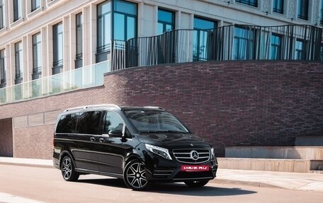 Mercedes-Benz V-Класс, 2018 год, 4 800 000 рублей, 2 фотография
