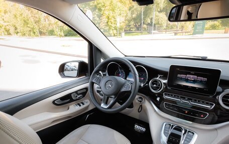 Mercedes-Benz V-Класс, 2018 год, 4 800 000 рублей, 14 фотография