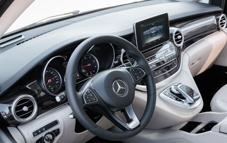 Mercedes-Benz V-Класс, 2018 год, 4 800 000 рублей, 12 фотография