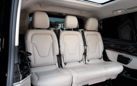 Mercedes-Benz V-Класс, 2018 год, 4 800 000 рублей, 31 фотография