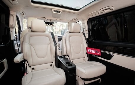 Mercedes-Benz V-Класс, 2018 год, 4 800 000 рублей, 25 фотография