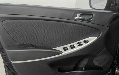 Hyundai Solaris II рестайлинг, 2013 год, 700 000 рублей, 16 фотография