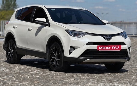 Toyota RAV4, 2016 год, 2 100 000 рублей, 3 фотография