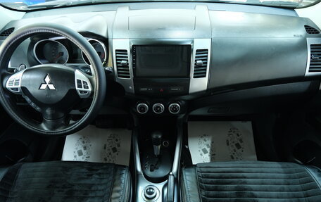 Mitsubishi Outlander III рестайлинг 3, 2007 год, 1 199 000 рублей, 13 фотография