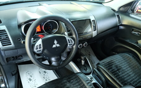 Mitsubishi Outlander III рестайлинг 3, 2007 год, 1 199 000 рублей, 10 фотография