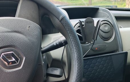Renault Duster, 2017 год, 900 000 рублей, 2 фотография