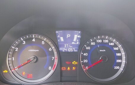 Hyundai Solaris II рестайлинг, 2011 год, 570 000 рублей, 8 фотография
