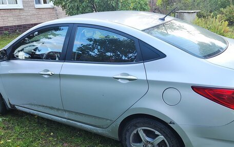 Hyundai Solaris II рестайлинг, 2011 год, 570 000 рублей, 6 фотография