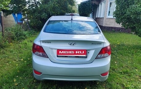 Hyundai Solaris II рестайлинг, 2011 год, 570 000 рублей, 5 фотография