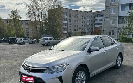 Toyota Camry, 2015 год, 2 100 000 рублей, 4 фотография
