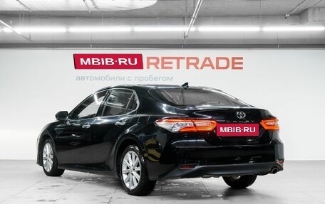 Toyota Camry, 2018 год, 2 299 000 рублей, 8 фотография