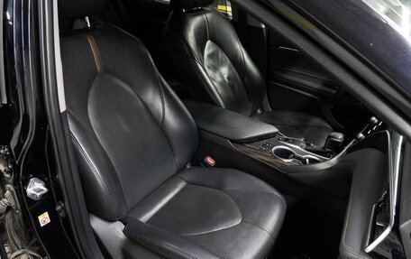Toyota Camry, 2018 год, 2 299 000 рублей, 18 фотография
