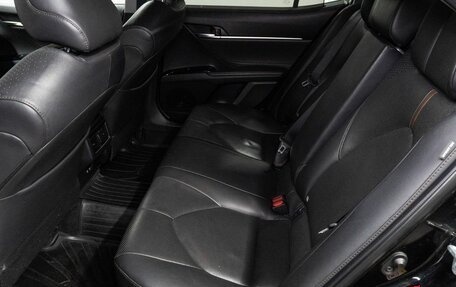 Toyota Camry, 2018 год, 2 299 000 рублей, 16 фотография