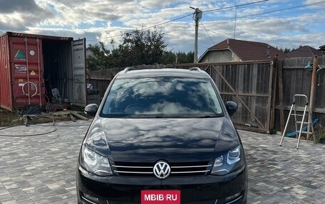 Volkswagen Sharan II, 2016 год, 1 700 000 рублей, 2 фотография