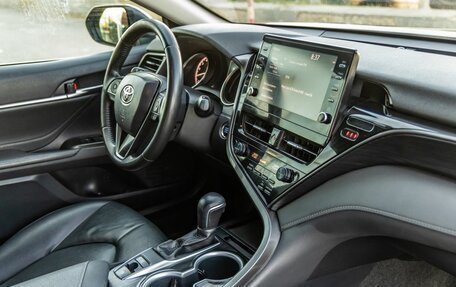 Toyota Camry, 2021 год, 2 998 000 рублей, 34 фотография
