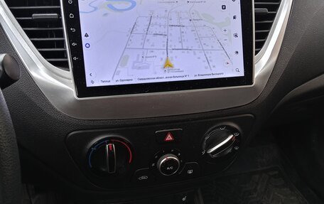 Hyundai Solaris II рестайлинг, 2017 год, 899 000 рублей, 3 фотография