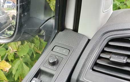 Volkswagen Transporter T6 рестайлинг, 2018 год, 1 090 000 рублей, 5 фотография