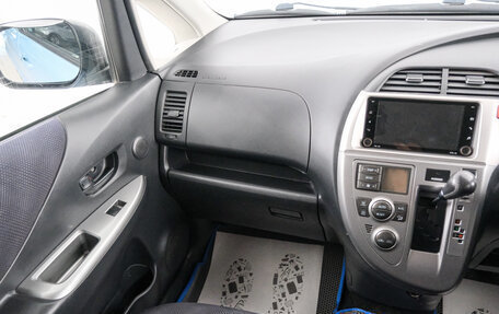 Toyota Ractis I, 2006 год, 689 000 рублей, 11 фотография