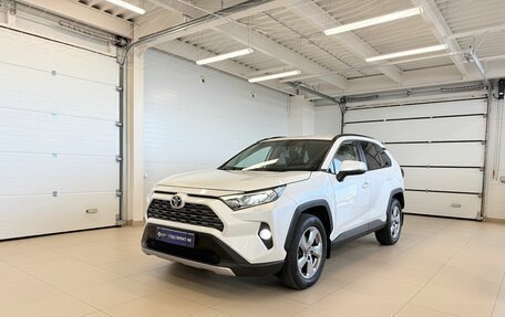 Toyota RAV4, 2020 год, 3 249 900 рублей, 2 фотография
