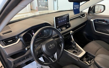 Toyota RAV4, 2020 год, 3 249 900 рублей, 11 фотография