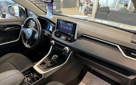 Toyota RAV4, 2020 год, 3 249 900 рублей, 13 фотография