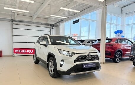 Toyota RAV4, 2020 год, 3 249 900 рублей, 8 фотография