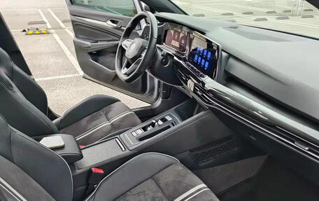 Volkswagen Golf VIII, 2023 год, 1 551 004 рублей, 18 фотография