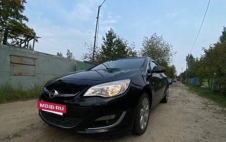 Opel Astra J, 2014 год, 850 000 рублей, 2 фотография